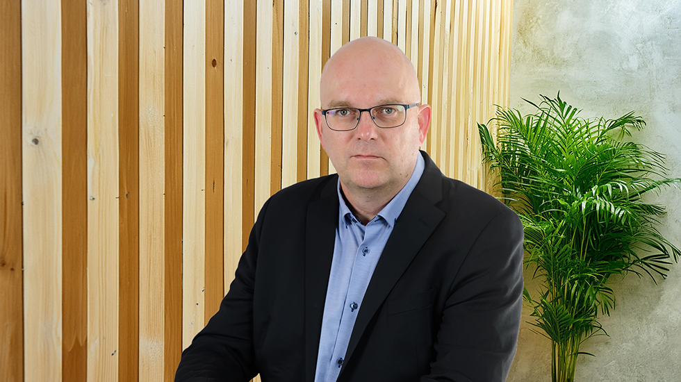 Mika Nikula henkilökuvassa.